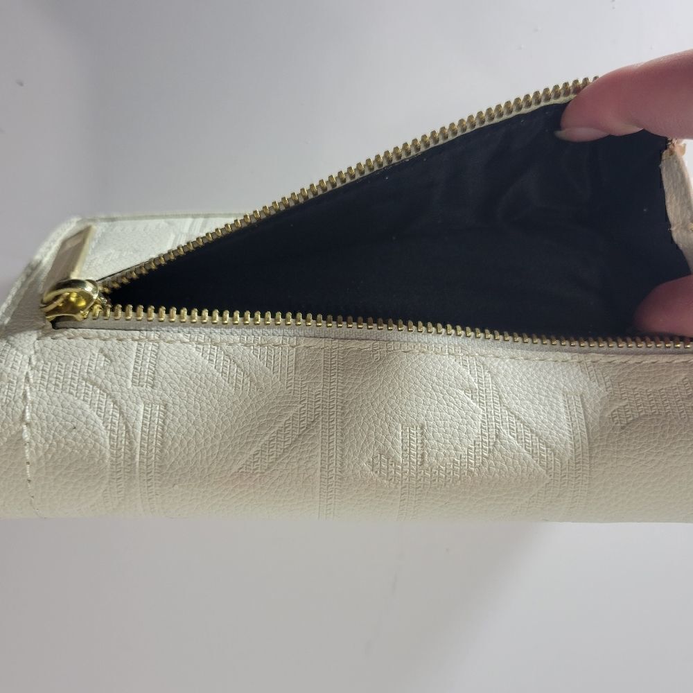Calvin Klein Cream Wallet  - Picture 8 of 15